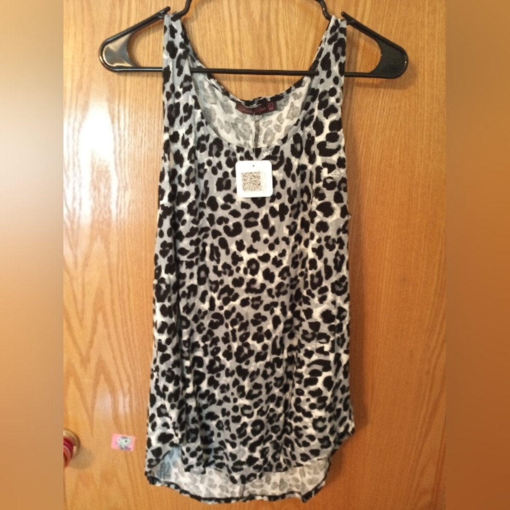 Leopard Print flowy shirt sz L